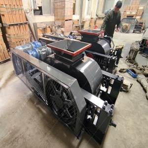 2PG400x400小型對輥破碎機發貨圖片_發往廣西雨林_破碎沙子