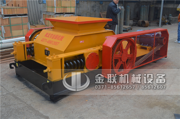 玻璃破碎用雙齒輥破碎機好嗎,購買一臺需要多少錢? 玻璃破碎用雙齒輥破碎機好嗎,購買一臺需要多少錢?