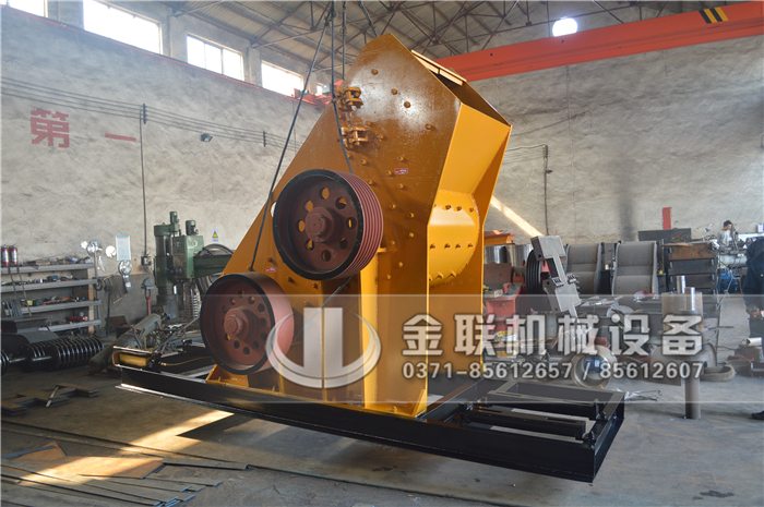 哪個(gè)廠家小型原煤粉碎機(jī)價(jià)格低，多少錢一臺(tái)？