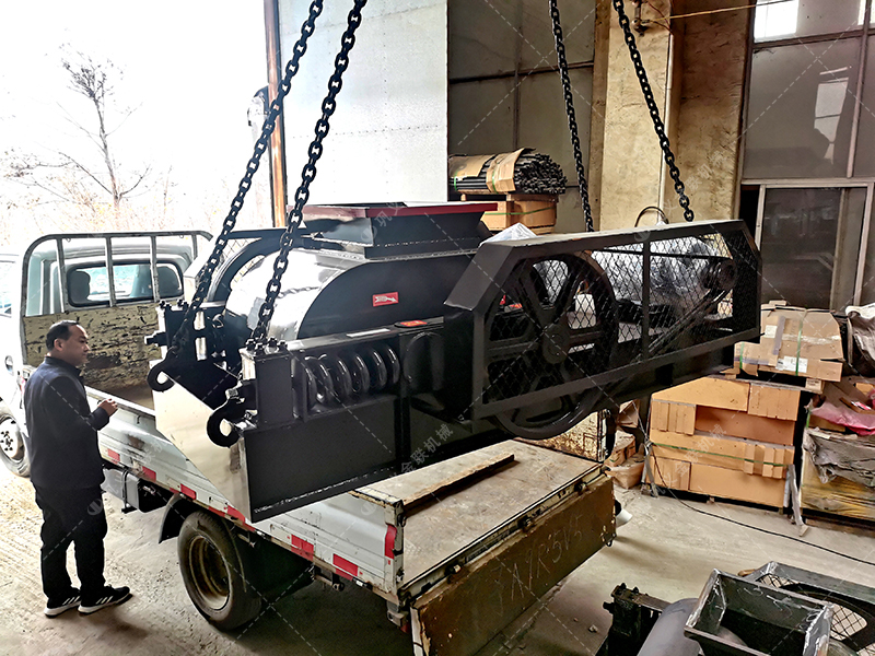 直徑400-600mm的對輥制砂機(jī)多少錢一臺(tái),哪家性價(jià)比高? 直徑400-600mm的對輥制砂機(jī)多少錢一臺(tái),哪家性價(jià)比高?