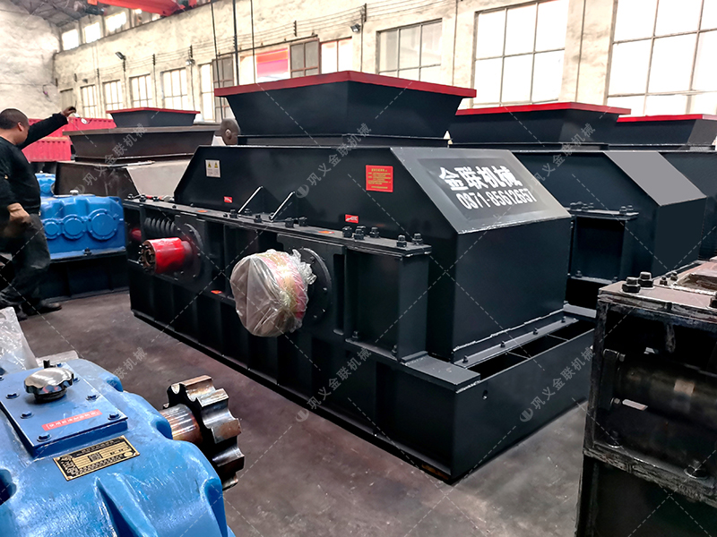 2PGY1200x800型半自動(dòng)液壓對(duì)輥制砂機(jī)發(fā)貨圖片 2PGY1200x800型半自動(dòng)液壓對(duì)輥制砂機(jī)發(fā)貨圖片