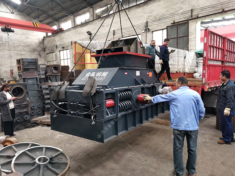2PGY1007中大型全自動(dòng)液壓對輥制砂機(jī)發(fā)往河北 2PGY1007中大型全自動(dòng)液壓對輥制砂機(jī)發(fā)往河北