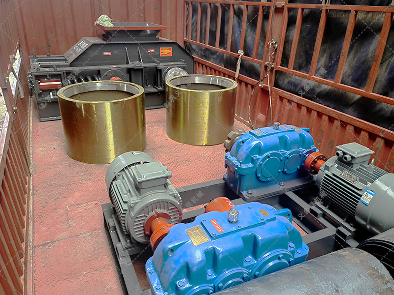 800x600型單臺對輥破碎機發(fā)貨 發(fā)往廣西 800x600型單臺對輥破碎機發(fā)貨 發(fā)往廣西