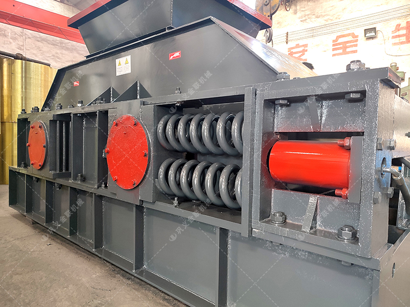 2PG1208大型對輥破碎機設備發往內蒙古 