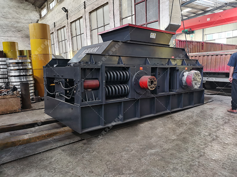 2PG1510型對(duì)輥式制砂機(jī) 大型制砂機(jī)發(fā)往湖北 2PG1510型對(duì)輥式制砂機(jī) 大型制砂機(jī)發(fā)往湖北