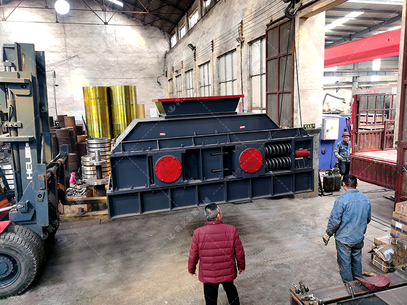 2PG1508半自動液壓對輥制砂機發貨圖片