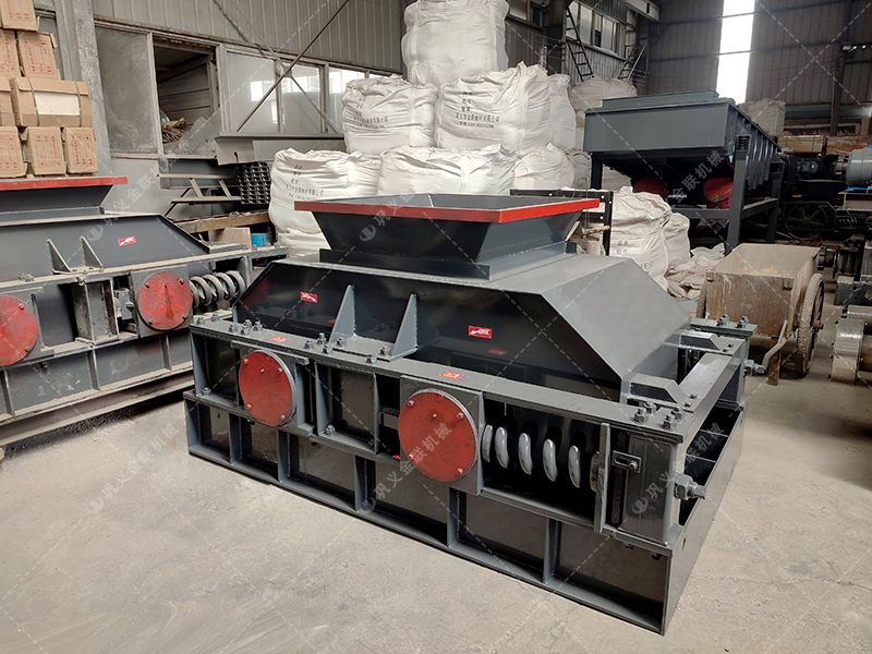 2PGC0809大型雙齒輥破碎機(jī)發(fā)貨圖片_發(fā)往山東濟(jì)寧_破碎石頭 2PGC0809大型雙齒輥破碎機(jī)發(fā)貨圖片_發(fā)往山東濟(jì)寧_破碎石頭