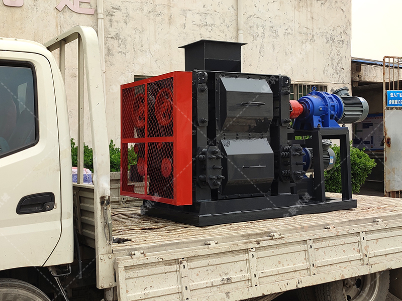 4PG0404小型四輥破碎機發(fā)貨圖片_發(fā)往江蘇常州_破碎高嶺土 4PG0404小型四輥破碎機發(fā)貨圖片_發(fā)往江蘇常州_破碎高嶺土