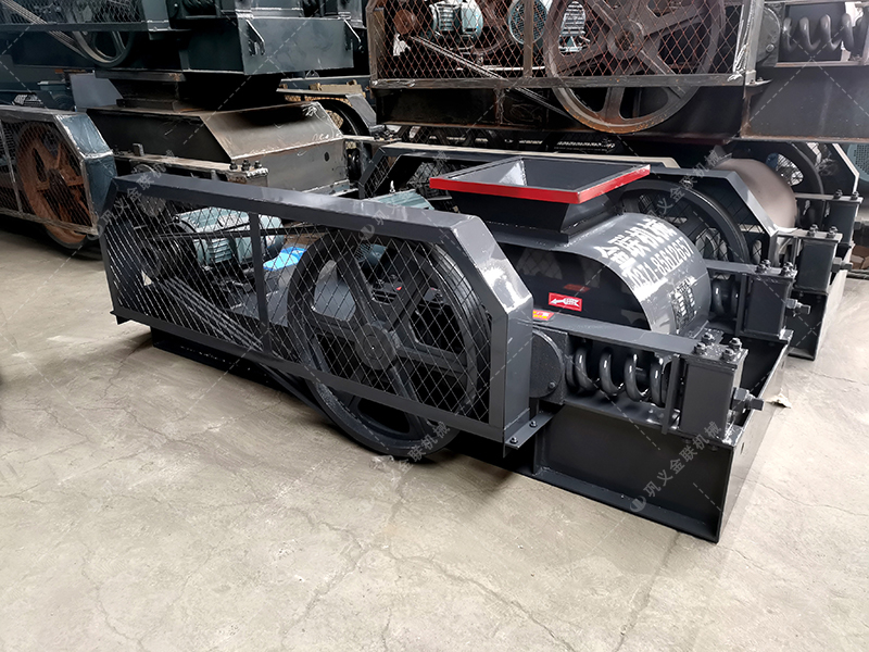 小型對輥機(jī)和雙齒輥發(fā)貨圖片_發(fā)往河南登封_破碎保溫陶瓷 小型對輥機(jī)和雙齒輥發(fā)貨圖片_發(fā)往河南登封_破碎保溫陶瓷