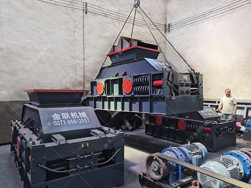 2PG1200X800連軸式對輥破碎機發(fā)貨圖片_發(fā)往四川綿陽_鵝卵石制砂 2PG1200X800連軸式對輥破碎機發(fā)貨圖片_發(fā)往四川綿陽_鵝卵石制砂