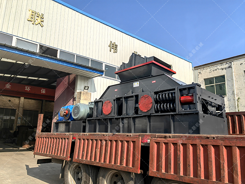 1200x800大型液壓直聯(lián)對(duì)輥破碎機(jī)發(fā)往河南 1200x800大型液壓直聯(lián)對(duì)輥破碎機(jī)發(fā)往河南