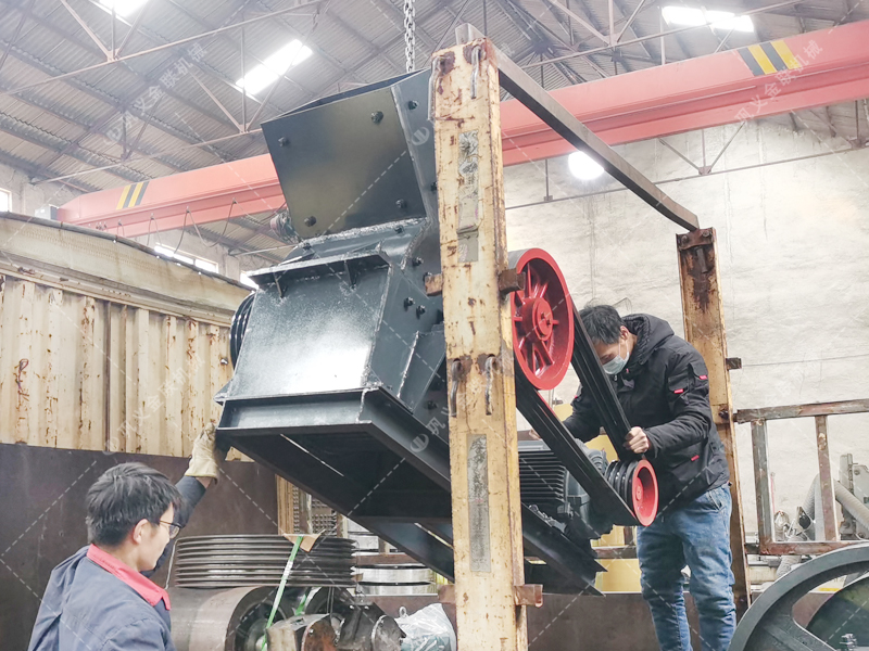 PC310X520小型錘式破碎機發(fā)貨圖片_發(fā)往河南洛河_破碎化工產(chǎn)品
